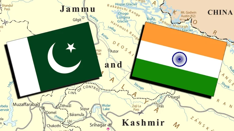 a5d24c46-UN_FOX5NY_INDIA_PAKISTAN_KASHMIR_DISPUTE_FLAGS_MAP_022719_1551304756757_6832445_ver1.0